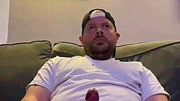 Jerking Off To Gay Porn!