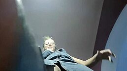 does this dress look good on the mistress?