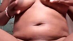 Watch this homemade fingering of a big pussy.