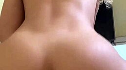 realizei o desejo do meu amigo e deixei ele foder meu cuzinho ele nao aguentou e gozou gostoso bem no fundo