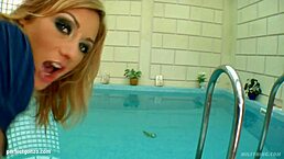 Milf Hot Mature Lady Roxy R Gets A Nice Cock Fuck Her