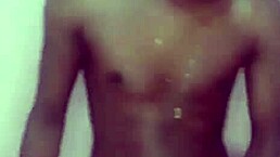 Puto Carioca shows off on video call via WhatsApp. Contact him for private chats!