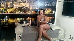 rebecca santos says, 'ta lá família completinha no red, mais uma entrepada do tigrão!'