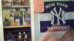 18 Year Old Amateur Masturbates Horny!