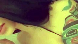 i'm a tattooed teen masturbatin my pussy