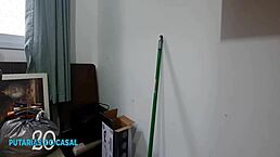 safada gozando na pica em orgia interracial com grupo de homens 😍