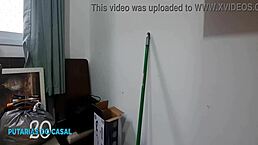 safada gozando na pica em orgia interracial com grupo de homens 😍