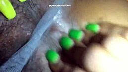 dont look at that thong