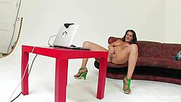 Charley Chase masturbates on webcam 😍