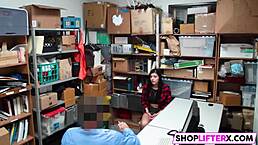 两个大鸡巴征服办公室年轻辣妹