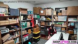 两个大鸡巴征服办公室年轻辣妹