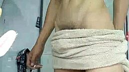 Yo, check this gay hottie showing off!