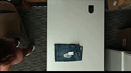 偷窃4K - 18岁少女莉莉·亚当斯为偷东西吃老鸡巴