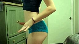 pretty teen shows pussy in panties 😘