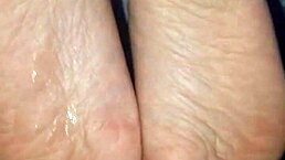 I Cum On Her Feet