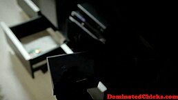 The thief babe was tied up and got her ass fucked by the maledom