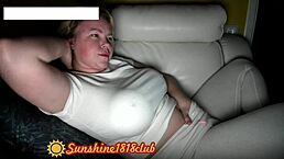 Intense webcam show featuring powerful squirting on February 1st.