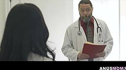 Jennifer White弯腰让Jack Vegas鸡巴肛检 狂野后入式