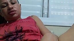 hey, husband’s away, so i got a toy for my throbbing pussy, all homemade