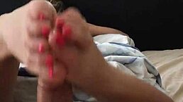 i giv my friend a footjob with cum on homemade vid