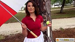 想看漂亮网球老师为钱猛操吗？