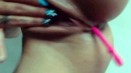 Ever seen a cam girl squirt with just three fingers?