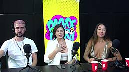 Ela voltou novinha com peito gostoso, bem safada! 😏