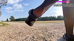 I just can’t stop watchin’ these feet... danglin’ nylons!