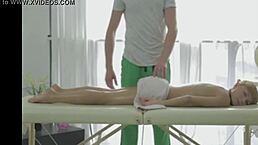 i watch dis couple havin good sex, da teen is so hot n dey fuck hard, it's amazin