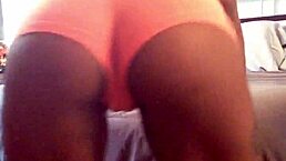 Ebony babe shakes her thick cameltoe with fierce twerk