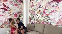 嘿，偷拍到饥渴西班牙女老师做疯狂事！