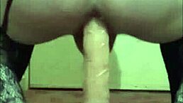 巨大假屌几乎全插让我疼着还想要更多