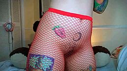 I Wear Red Pantyhose for Daddy and Twerk Hard