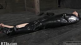 Sexy Whipping For Beauty's Ass! Watch Her Scream In Pain!