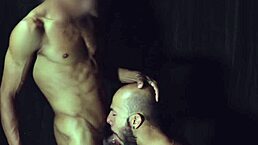 Rabudo Gostoso Mamando Um Desconhecido!