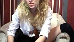 Blonde camgirl turns slutty in anal assfucking show