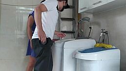 tecnico came to fix washer, ended up bangin hot client, oops