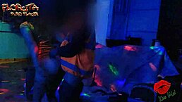 Seduciendo Al Repartidor Y Rompiendome El Culito