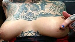 roqueira emo gotica tatuada dançando funk e sendo a pelo bluezao youtuber