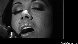 Blonde shyla stylez fucks sophie dee and sienna west in threesome!