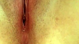 that british whore is solo fucking her cunt with a dildo