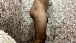 alisando minha rola grande no red.