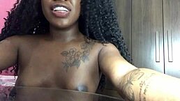 Does negra corpinho natural love to provoke her punheteiros with brazilian tits and teasing?