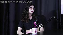 Fez um pack de fotos escondendo o pau, um homem gostou, e apesar de tímida na net faço o que quero - Yumi Trap Transsexual Sheer Red