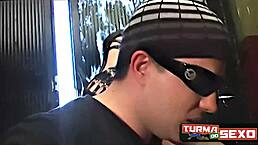 Casada deu o cuzinho gostoso no prédio abandonado - frotinha porn star