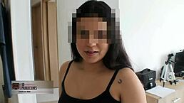 que gran recompensa recibe el técnico un coño afeitado de la hermosa melanie