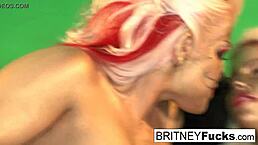 Gold painted lesbian hotties, get it on now!