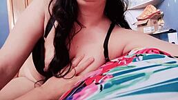 Ebony wife shows transsexual how to bang a woman in homemade clip