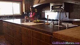 Lesbian LICKS teen 18+ager