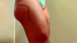 Can't control this hard-on watching her masturbate in the gym?